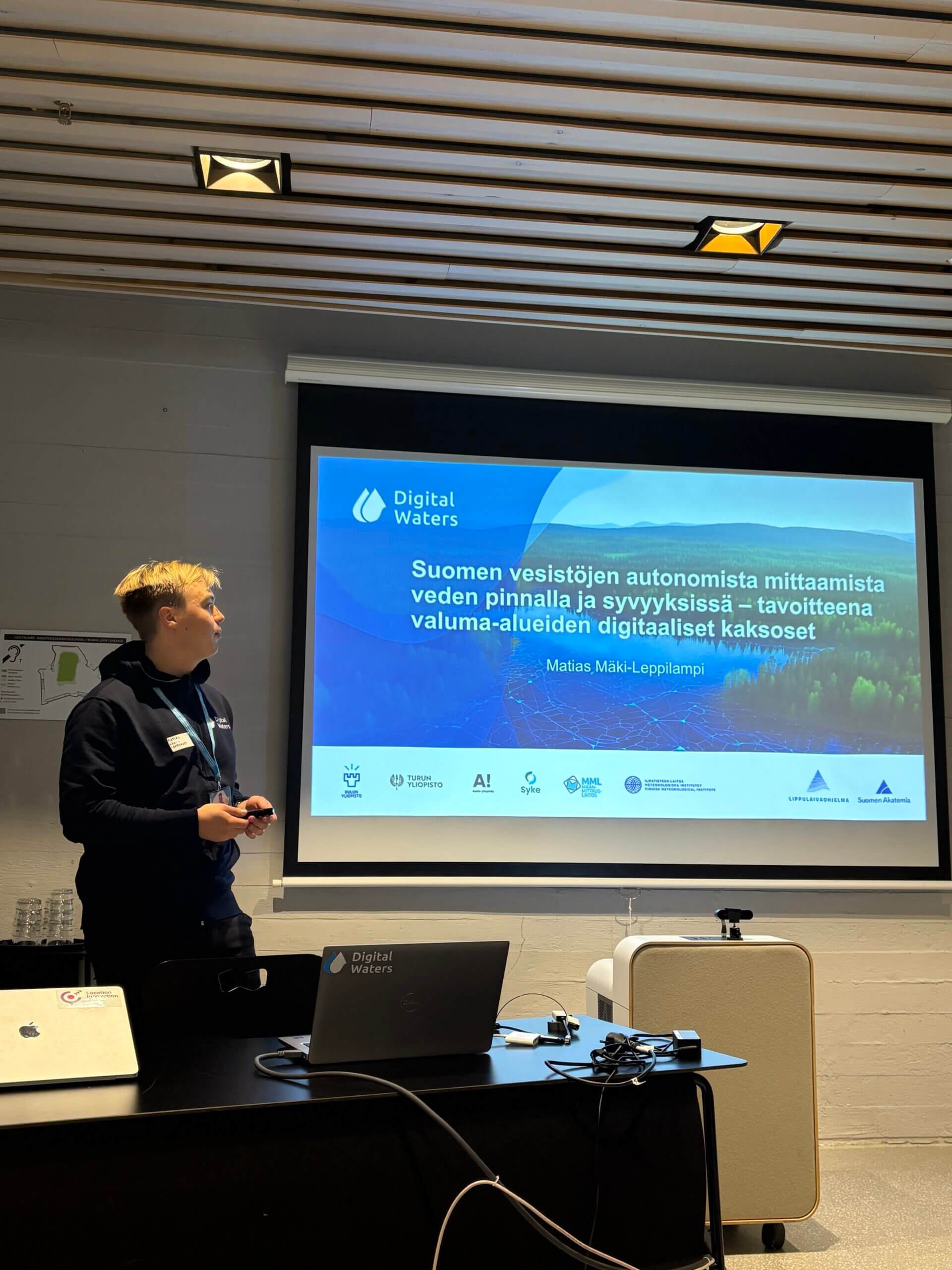 Matias Mäki-Leppilampi presenting at the Geoforum summit